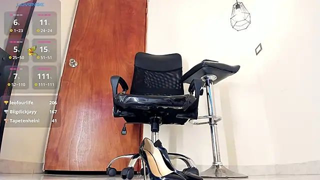 aitana-purple online show from March 10, 2025, 3:45 am