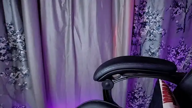 Snapshot of SexyAndHottie chatting on June 6, 2026, 4:39 am SexyAndHottie online show from June 6, 2026, 4:39 am
