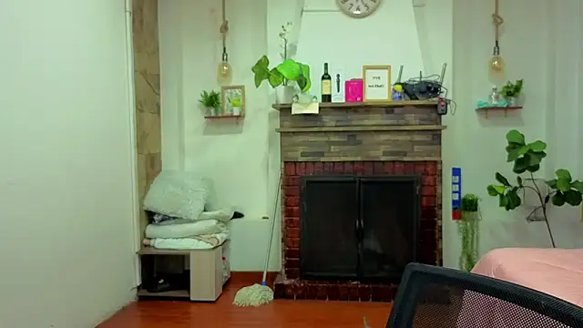 dulce celeste15 online show from April 15, 2026, 2:35 pm