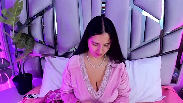 paulette dupont online show from September 19, 2025, 12:34 am