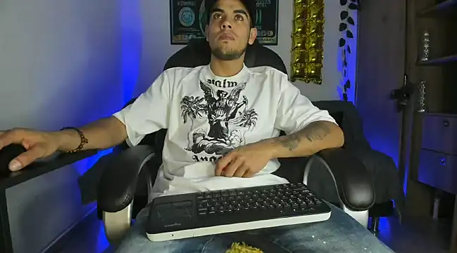 mikee scooth online show from January 6, 2025, 4:26 am