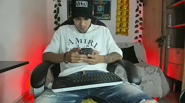 mikee scooth online show from January 7, 2025, 3:35 am