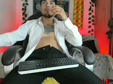 mikee scooth online show from January 21, 2025, 3:15 am