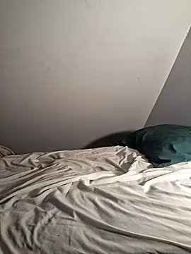 PNTlooker256 online show from February 8, 2026, 2:59 am