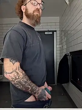 PNTlooker256 online show from February 18, 2026, 2:13 pm