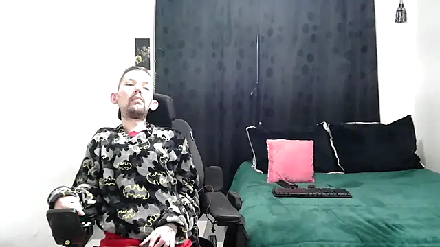 Sophia and Thomas online show from March 18, 2025, 10:14 am