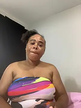 sexxycandyred online show from July 2, 2026, 9:32 pm