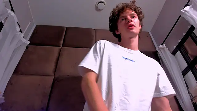 LukeSweet online show from May 14, 2026, 1:07 pm