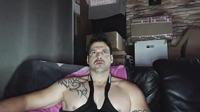 XxBigboybandxX online show from April 11, 2026, 7:35 am