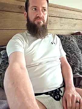 Snapshot of Icebearsticlese chatting on February 28, 2026, 10:22 pm Icebearsticlese online show from February 28, 2026, 10:22 pm