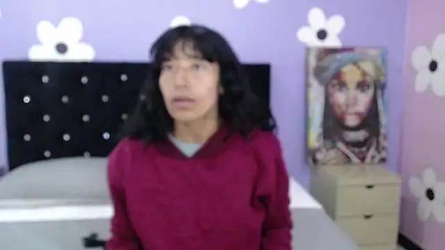 karolinee 66  online show from February 4, 2026, 3:56 am