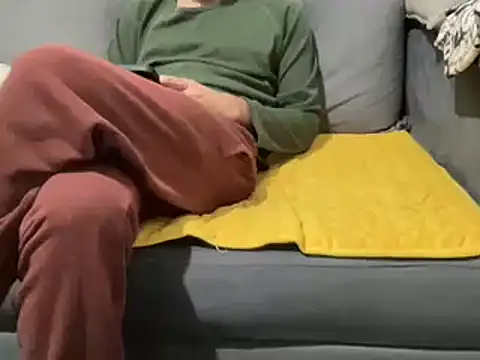 4small4inchlol online show from February 11, 2025, 4:24 pm