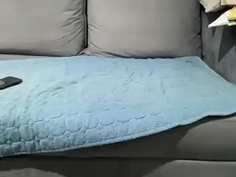 4small4inchlol online show from March 6, 2025, 11:42 pm