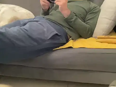 4small4inchlol online show from April 1, 2026, 8:59 am