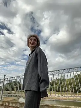 SandraCarter online show from September 28, 2025, 6:19 am