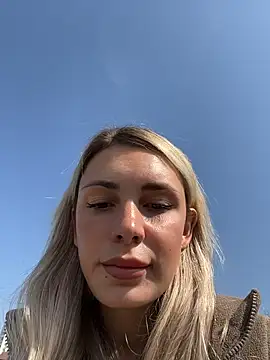 Snapshot of SandraCarter chatting on March 18, 2026, 8:06 am SandraCarter online show from March 18, 2026, 8:06 am