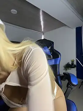 alicev kitty online show from April 6, 2026, 1:12 pm