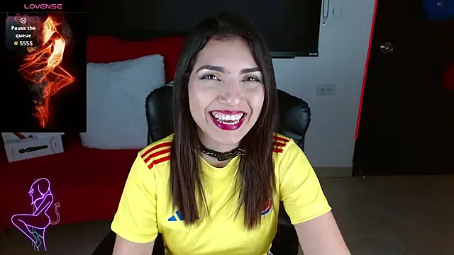 Snapshot of Carolaine69_ chatting on September 9, 2025, 1:21 pm Carolaine69 online show from September 9, 2025, 1:21 pm