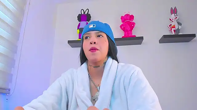 Gangster Girl online show from December 27, 2024, 9:32 pm