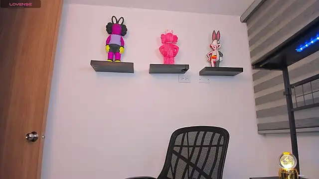 Gangster Girl online show from March 3, 2026, 5:13 am