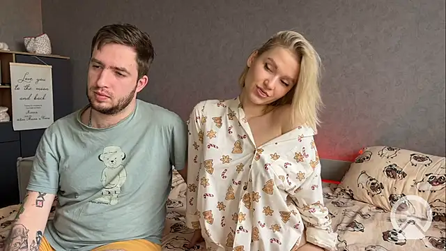 Snapshot of Adelovenick chatting on December 15, 2024, 9:35 am Adelovenick online show from December 15, 2024, 9:35 am