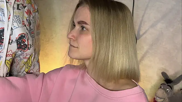 Snapshot of Adelovenick chatting on March 19, 2025, 6:55 pm Adelovenick online show from March 19, 2025, 6:55 pm