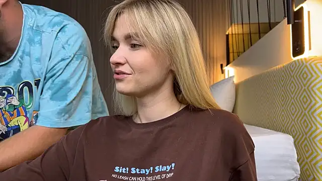 Snapshot of Adelovenick chatting on September 19, 2025, 9:43 am Adelovenick online show from September 19, 2025, 9:43 am