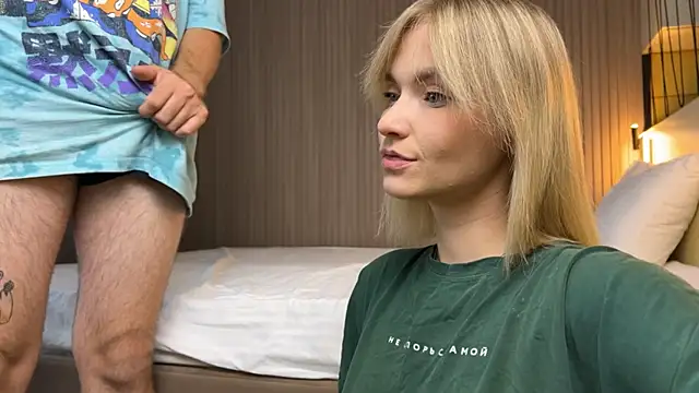 Snapshot of Adelovenick chatting on September 23, 2025, 9:01 am Adelovenick online show from September 23, 2025, 9:01 am