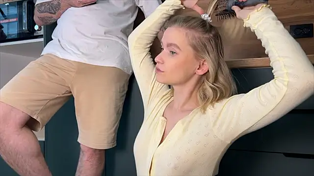 Adelovenick online show from March 4, 2026, 10:10 am