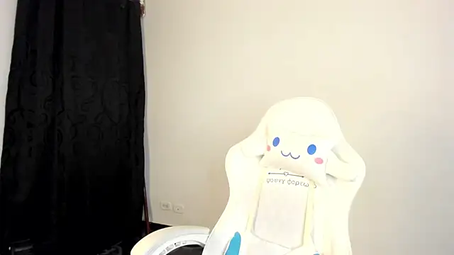 meganthompsonn22 online show from April 9, 2026, 9:58 am