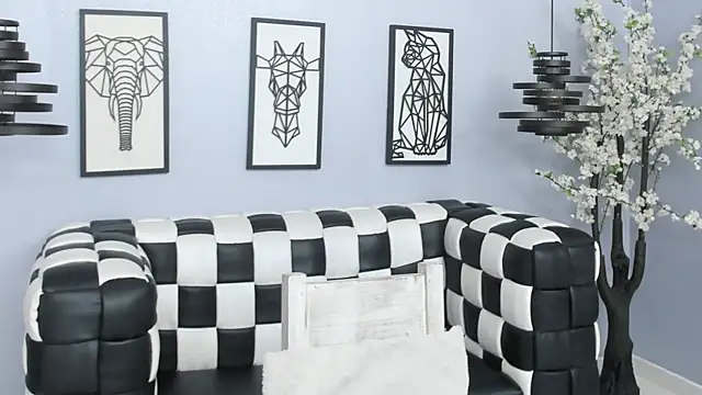 SARAFOXX  online show from January 8, 2025, 11:43 am