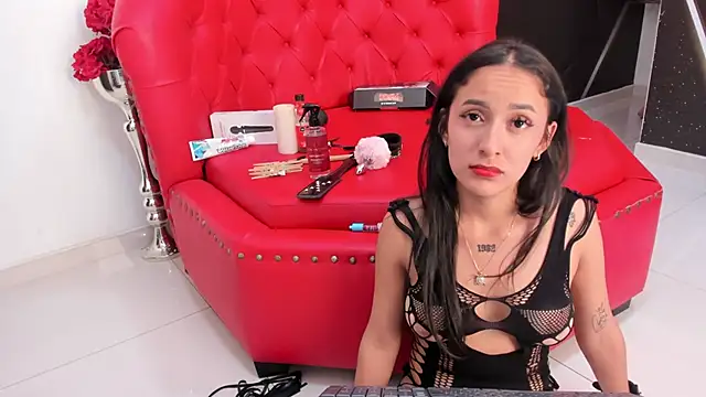 SARAFOXX  online show from February 20, 2025, 5:51 pm