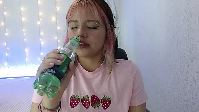 mixie cute online show from December 1, 2024, 11:25 pm