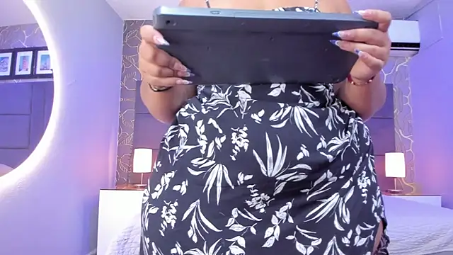 samyriverss online show from February 19, 2025, 3:39 am