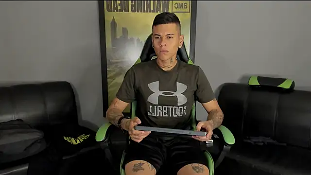 Snapshot of jamesinked_ chatting on December 21, 2024, 12:31 am jamesinked  online show from December 21, 2024, 12:31 am
