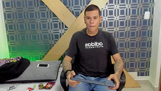 Snapshot of jamesinked_ chatting on January 8, 2025, 2:14 pm jamesinked  online show from January 8, 2025, 2:14 pm