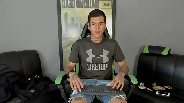 Snapshot of jamesinked_ chatting on February 12, 2025, 6:51 pm jamesinked  online show from February 12, 2025, 6:51 pm