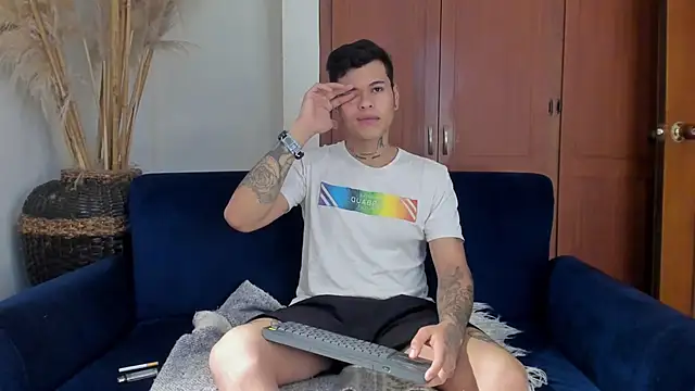 jamesinked  online show from November 28, 2025, 5:15 pm