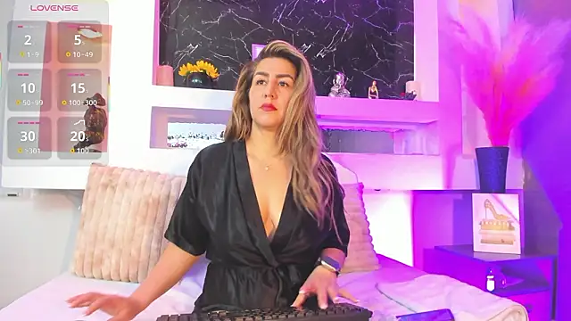 Snapshot of Cinthya_mjs chatting on March 23, 2026, 12:42 pm Cinthya mjs online show from March 23, 2026, 12:42 pm