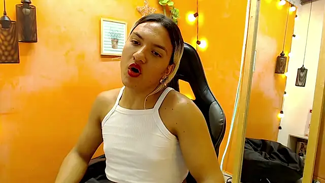 Snapshot of aslyhernandez_7 chatting on January 25, 2025, 8:21 pm aslyhernandez 7 online show from January 25, 2025, 8:21 pm