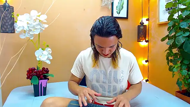 Snapshot of aslyhernandez_7 chatting on October 16, 2025, 3:35 pm aslyhernandez 7 online show from October 16, 2025, 3:35 pm