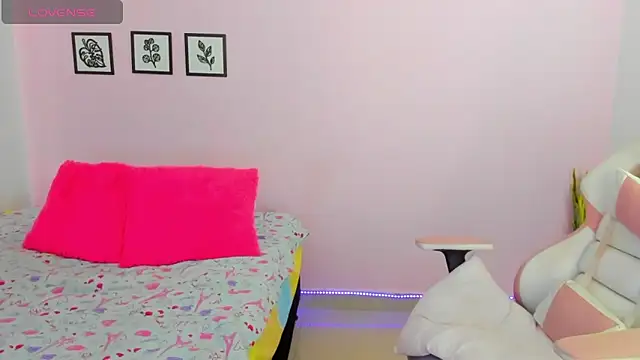 sophie pazz online show from February 19, 2026, 2:57 pm