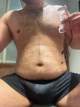 Snapshot of versatile_guy01 chatting on January 18, 2026, 6:28 am versatile guy01 online show from January 18, 2026, 6:28 am