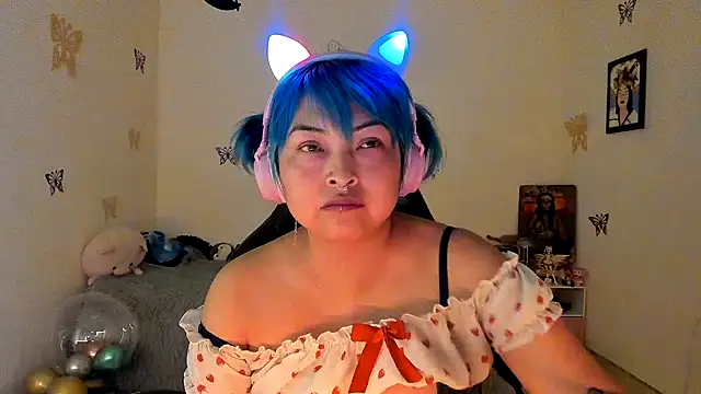 Shaddycute  online show from September 16, 2025, 1:28 am