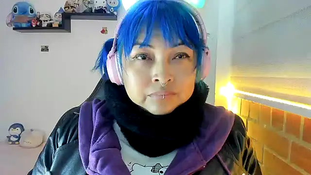 Shaddycute  online show from November 6, 2025, 4:02 am