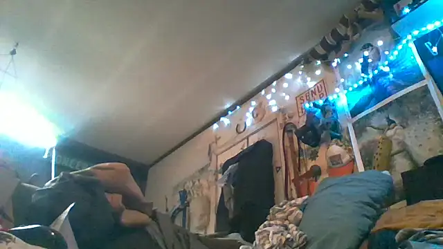 gettinit2wice online show from December 18, 2025, 11:27 am