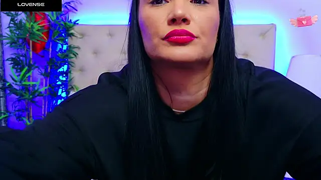 DaliyaArabian online show from February 14, 2025, 3:47 pm