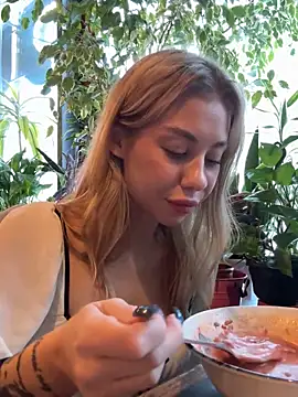 Snapshot of Myrtle_Beach chatting on December 15, 2024, 11:34 am Myrtle Beach online show from December 15, 2024, 11:34 am