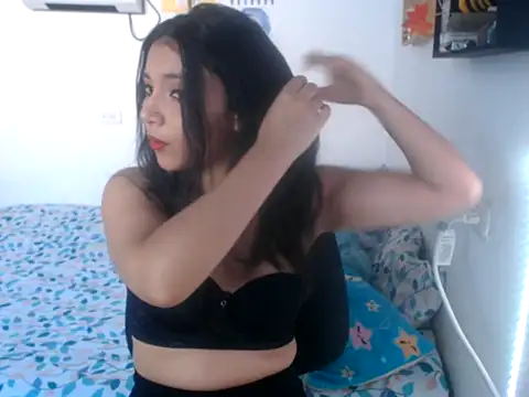 HannaKlein online show from September 23, 2025, 1:03 pm