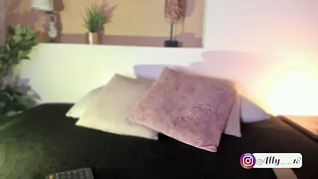 Ally addams online show from October 10, 2025, 4:11 am